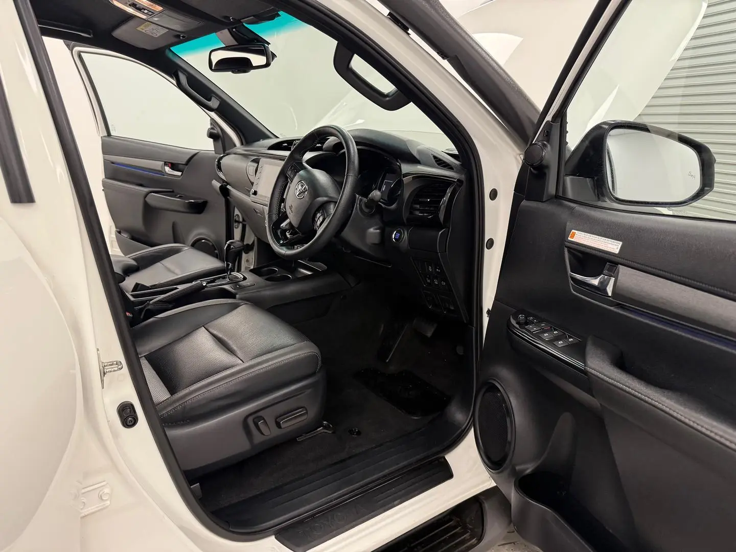 2023 Toyota Hilux Gallery Image 19