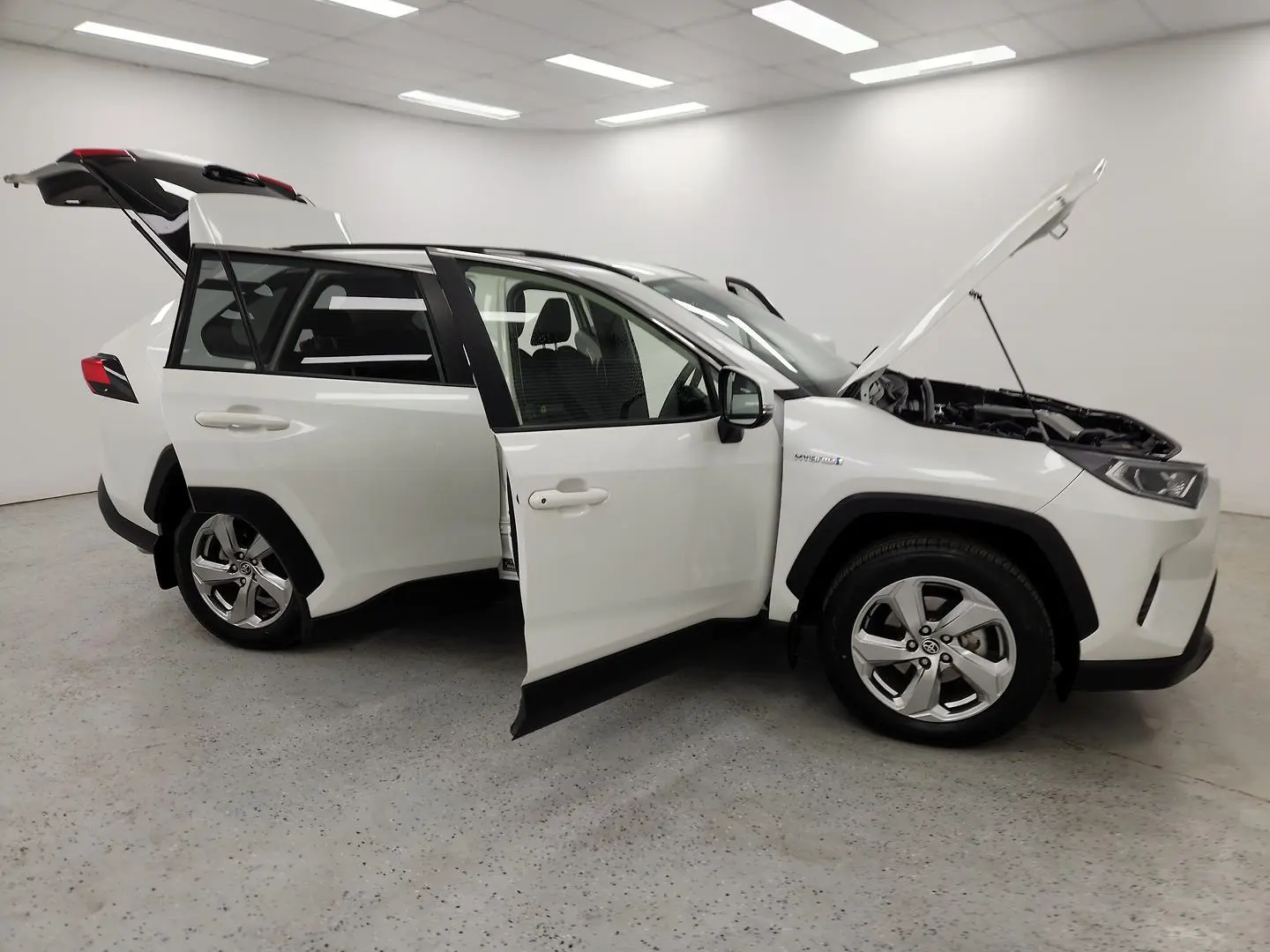 2019 Toyota RAV4 Gallery Image 9