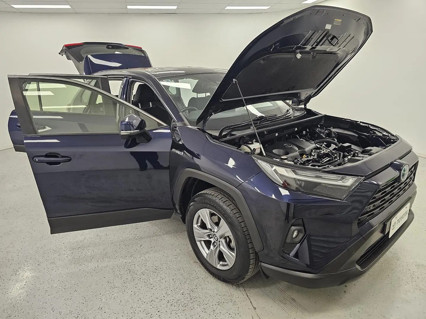 2022 Toyota RAV4 Gallery Image 25