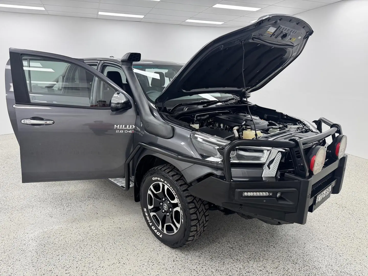 2022 Toyota Hilux Gallery Image 7