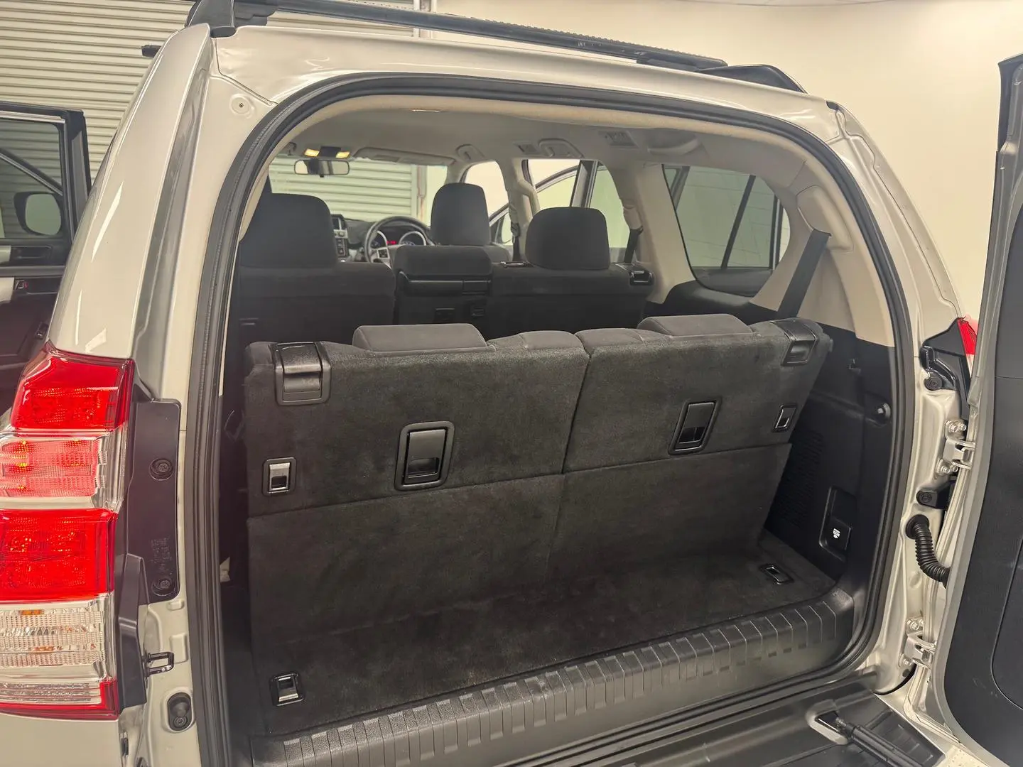 2015 Toyota Landcruiser Prado Gallery Image 28