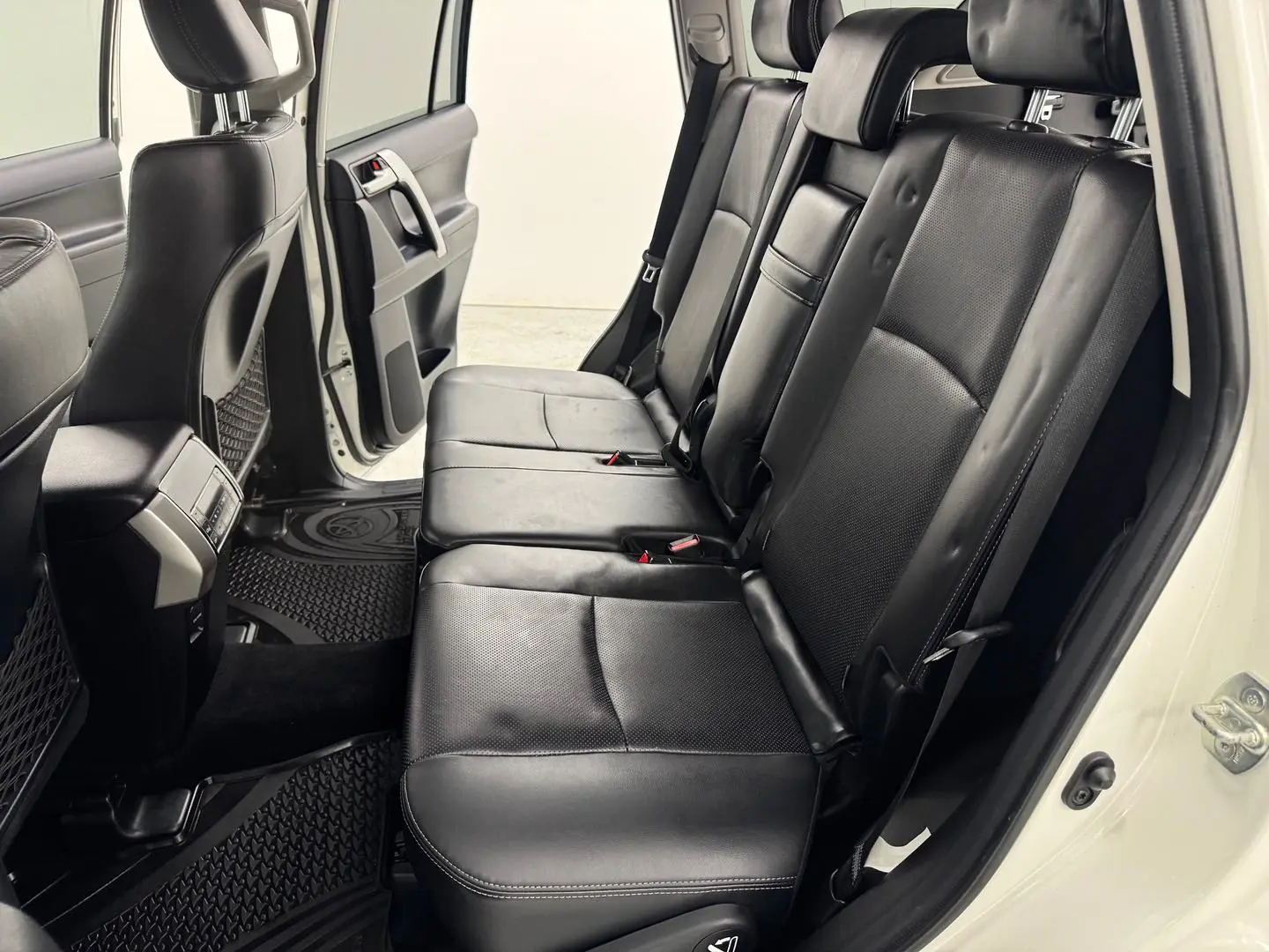 2023 Toyota Landcruiser Prado Gallery Image 30