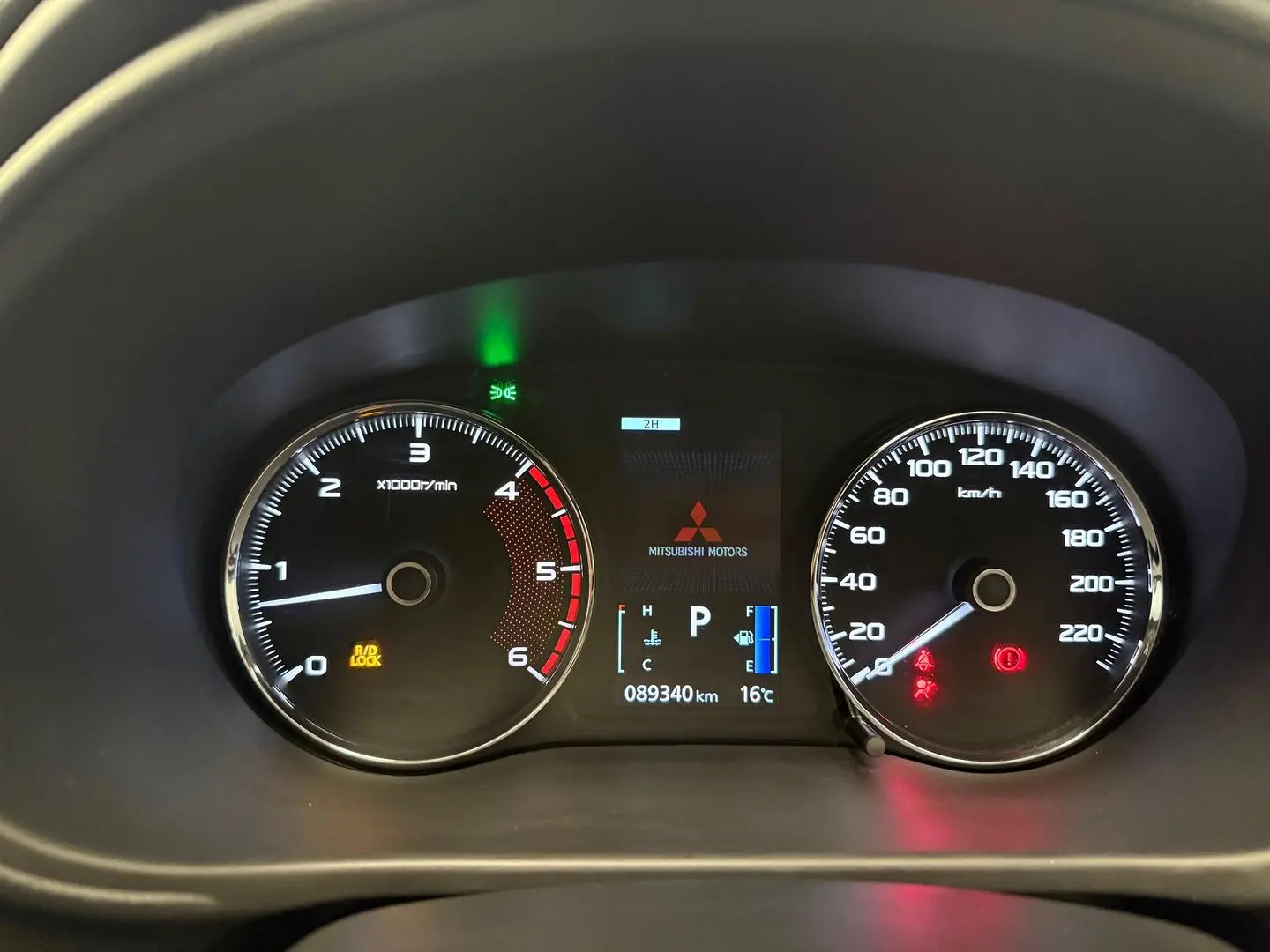 2016 Mitsubishi Pajero Sport Gallery Image 21