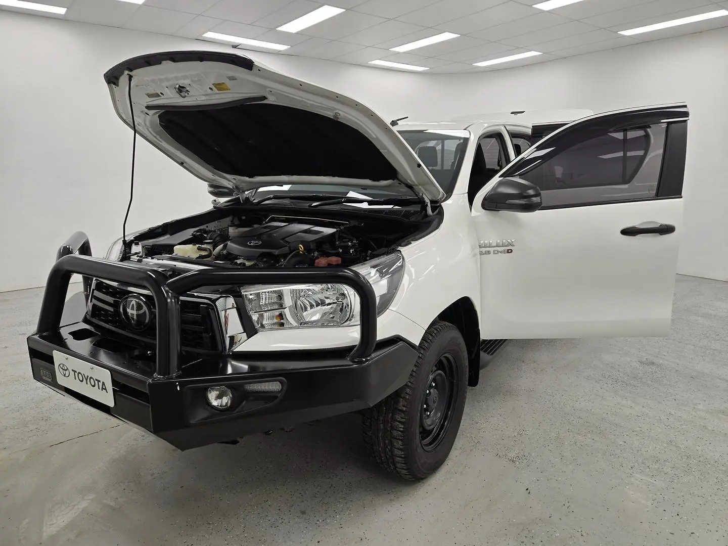 2019 Toyota Hilux Gallery Image 13