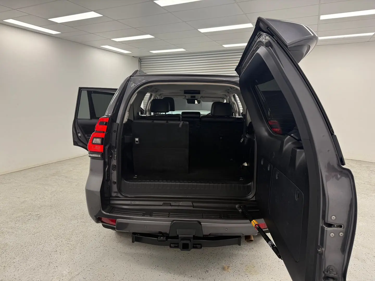 2021 Toyota Landcruiser Prado Gallery Image 13