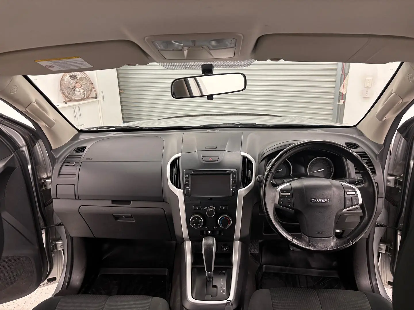 2017 Isuzu D-MAX Gallery Image 26