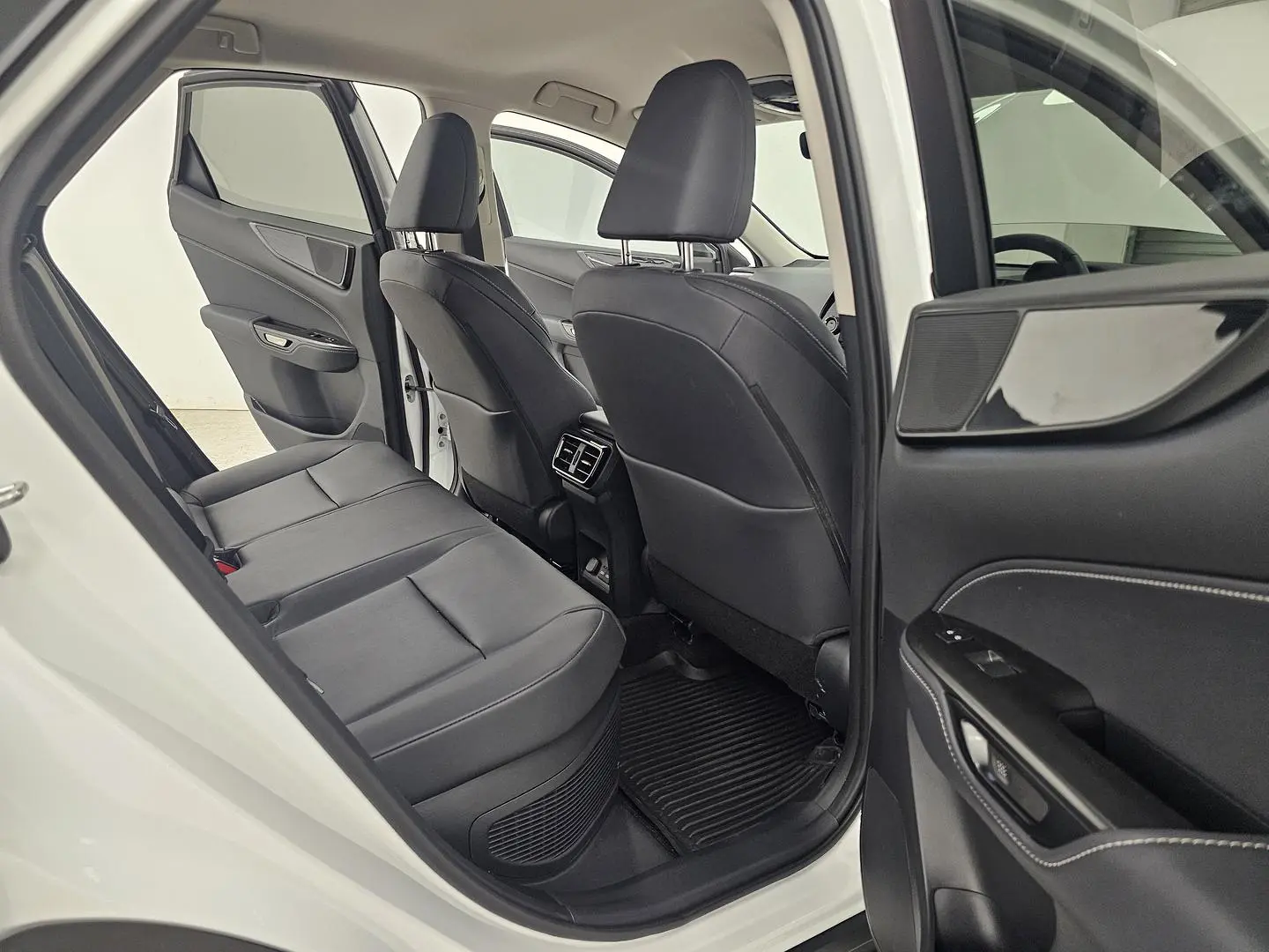 2025 Lexus NX Gallery Image 20