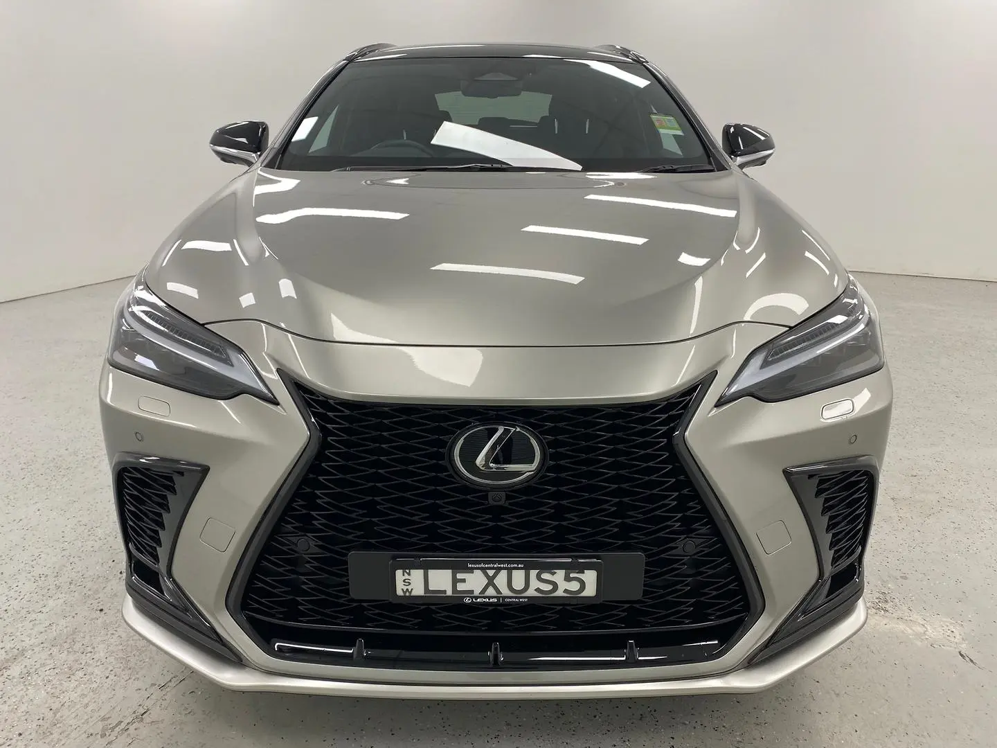 2024 Lexus NX Image 32