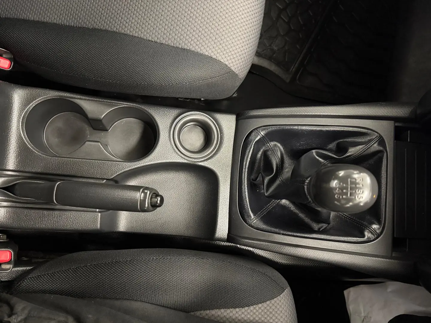 2022 Mitsubishi Triton Gallery Image 28