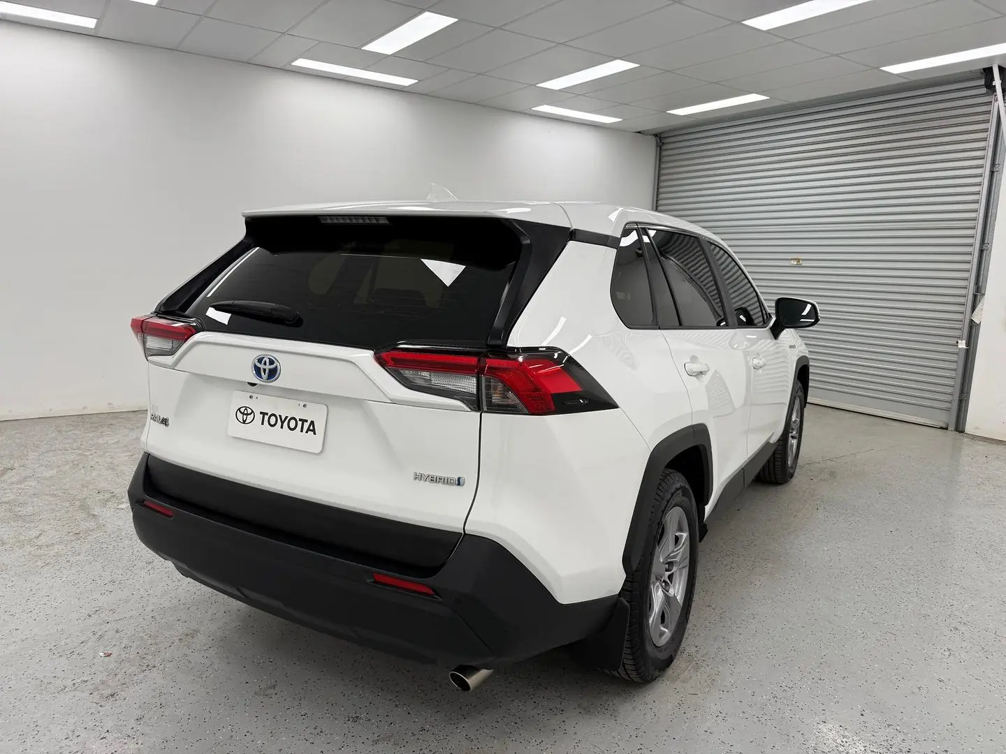 2022 Toyota RAV4 Gallery Image 3