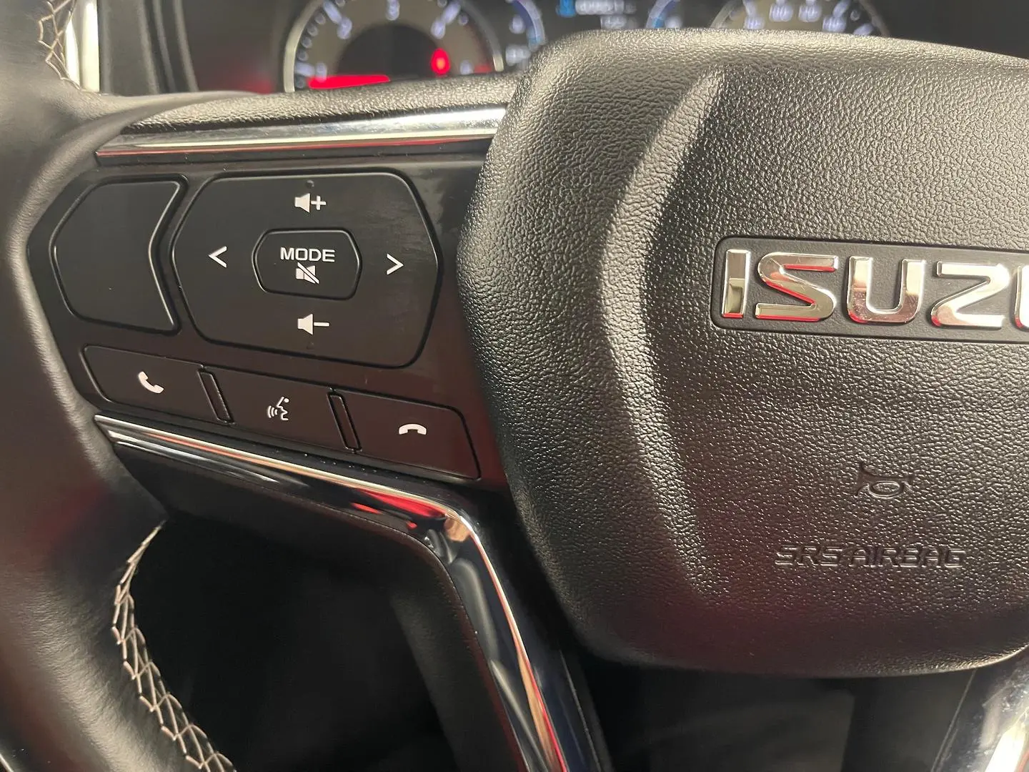 2021 Isuzu MU-X Gallery Image 34