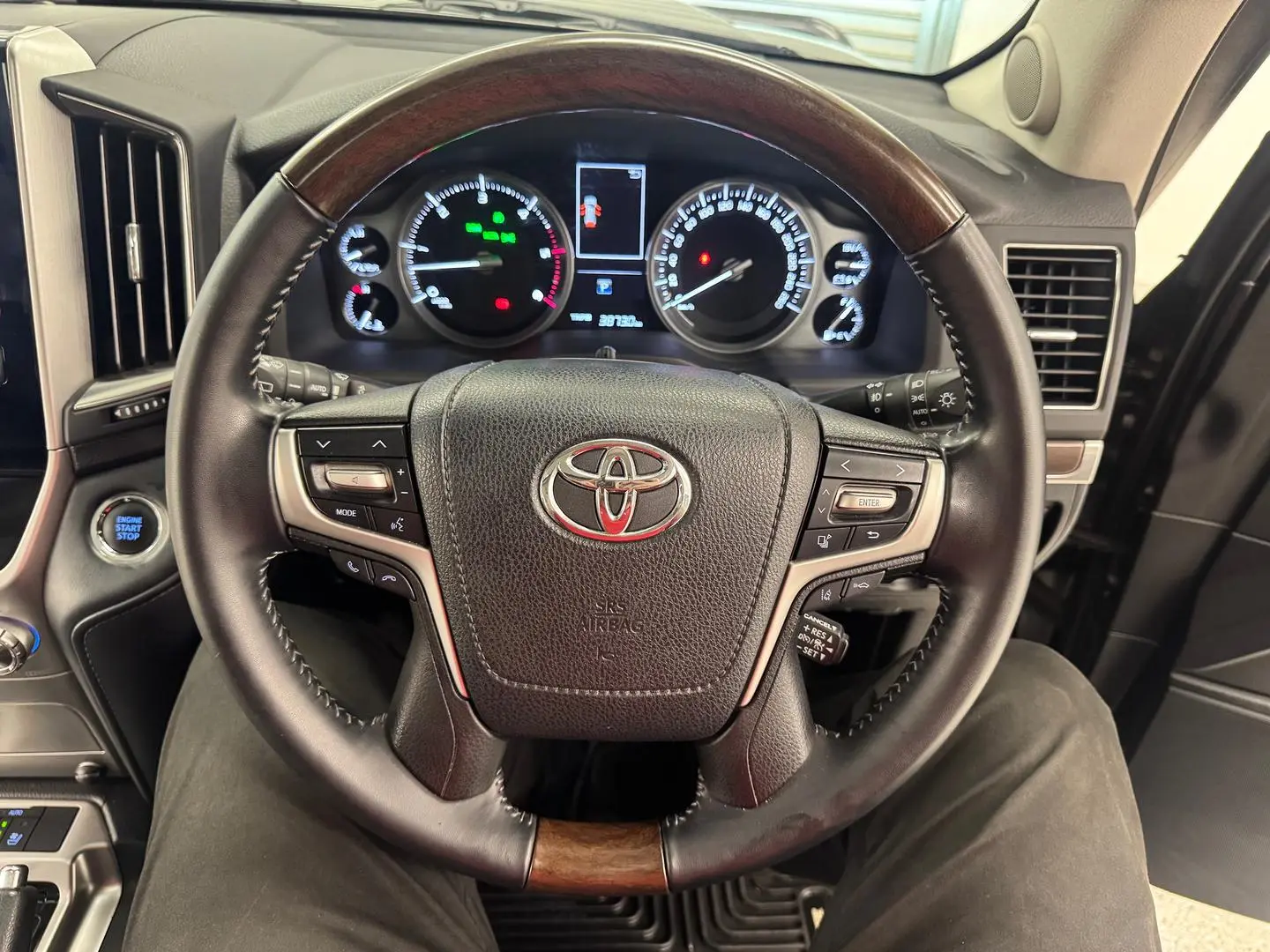 2019 Toyota Landcruiser Gallery Image 24