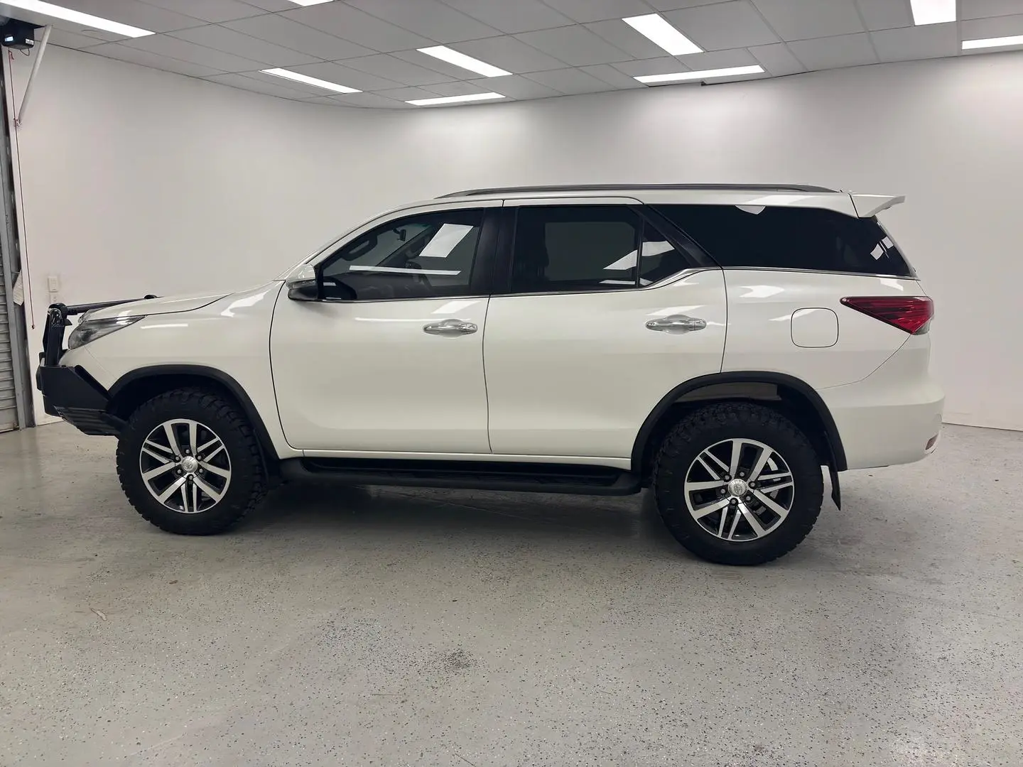 2018 Toyota Fortuner Gallery Image 6