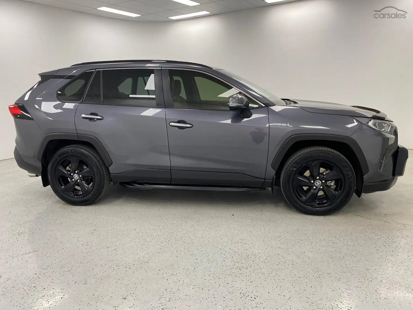 2021 Toyota RAV4 Image 2