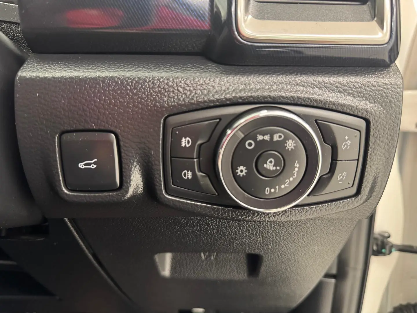 2020 Ford Everest Gallery Image 17