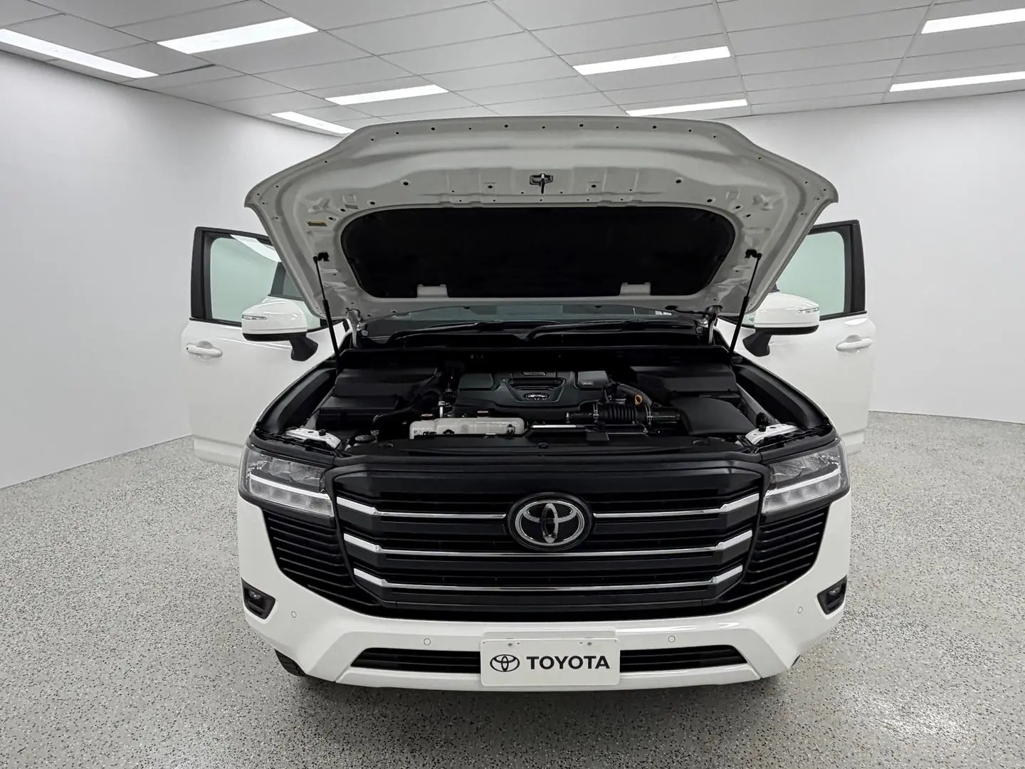 2024 Toyota Landcruiser Gallery Image 12