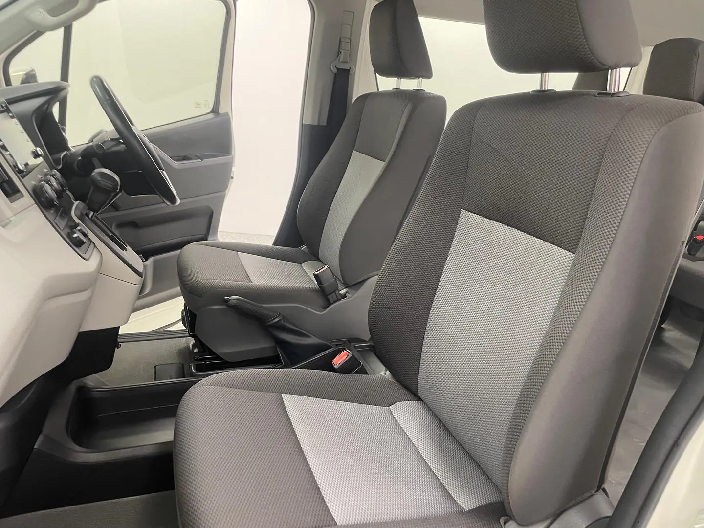 2019 Toyota Hiace Gallery Image 22