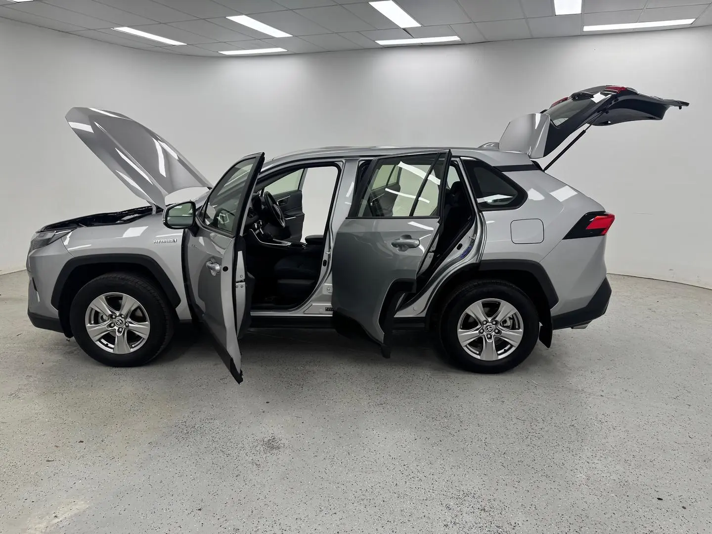 2024 Toyota RAV4 Gallery Image 11