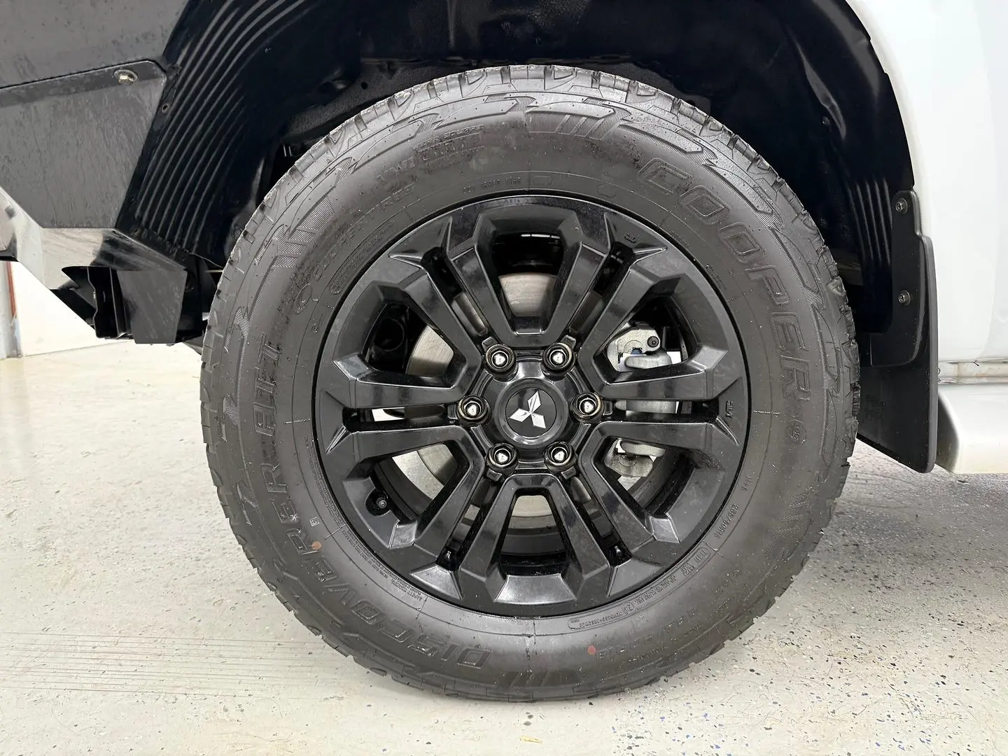 2021 Mitsubishi Triton Gallery Image 9