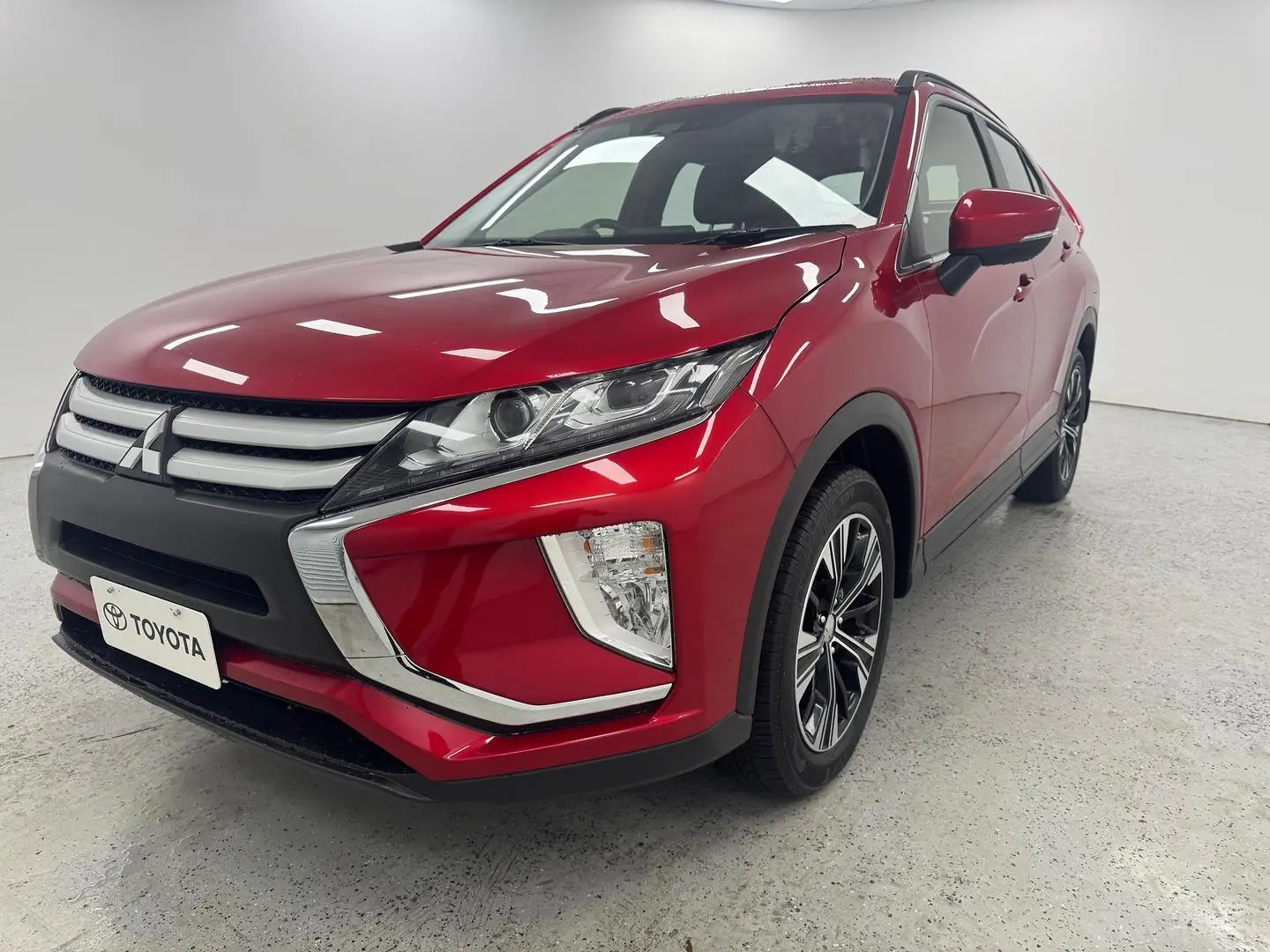 2019 Mitsubishi Eclipse Cross Gallery Image 6