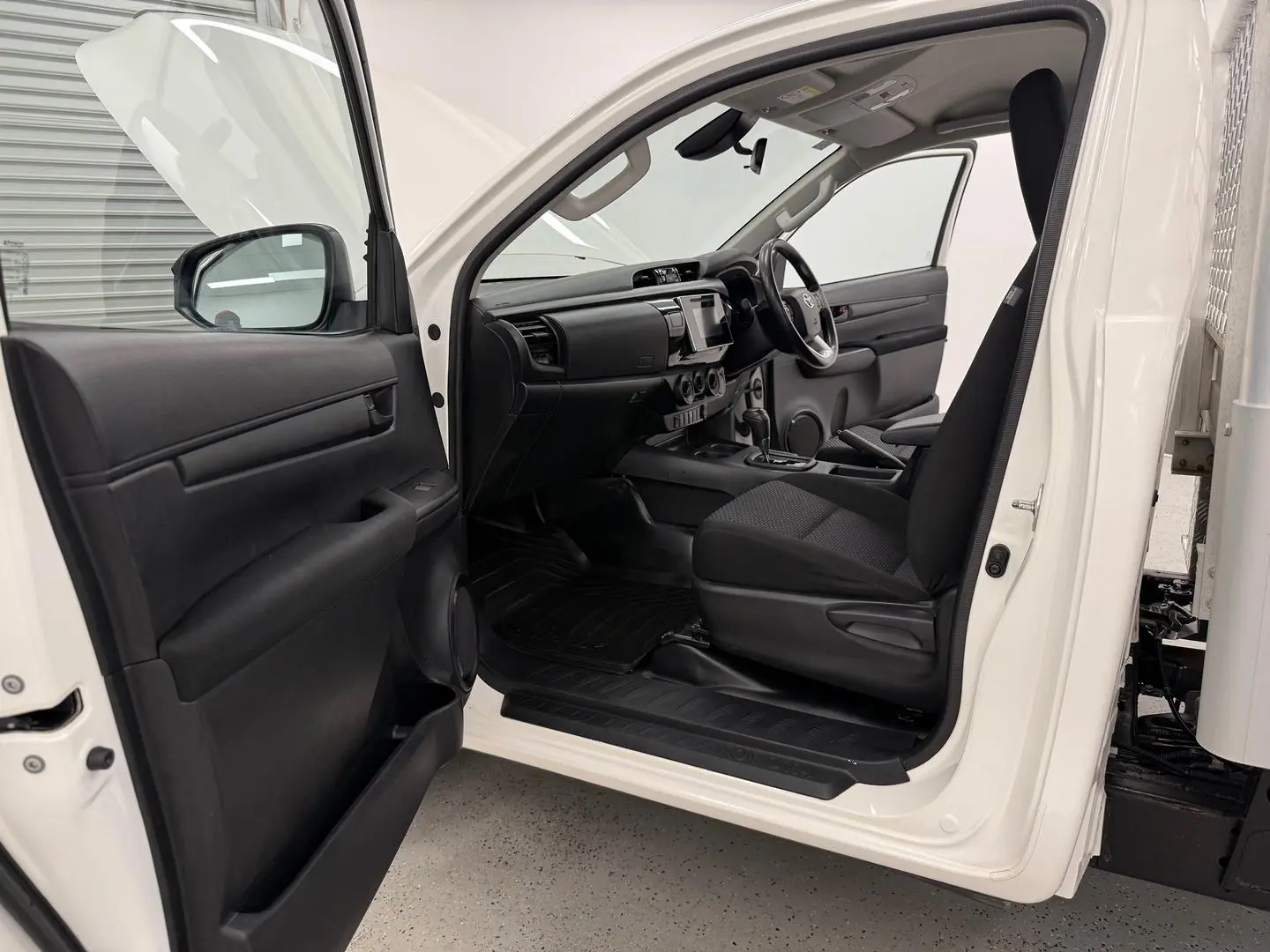 2020 Toyota Hilux Gallery Image 10