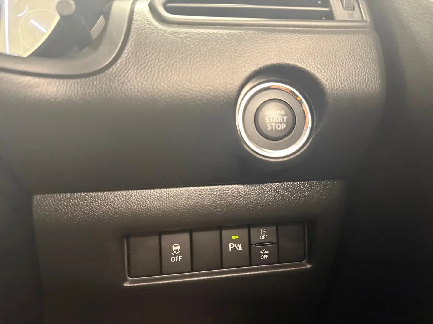 2022 Suzuki Swift Gallery Image 27