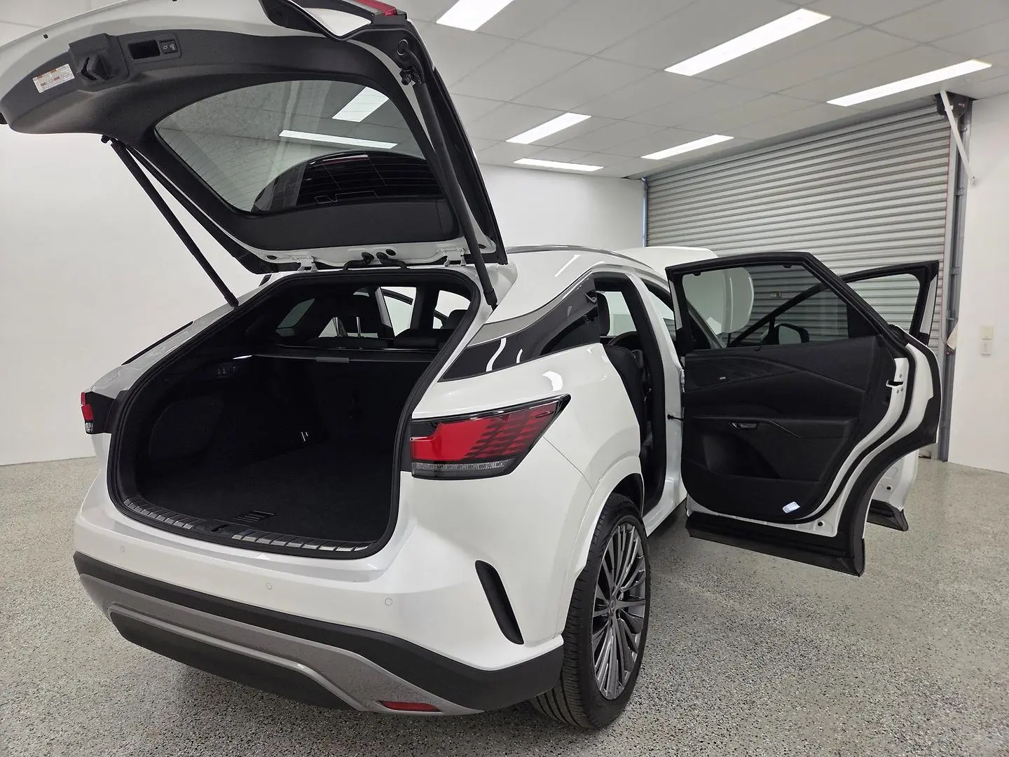 2025 Lexus RX Gallery Image 14