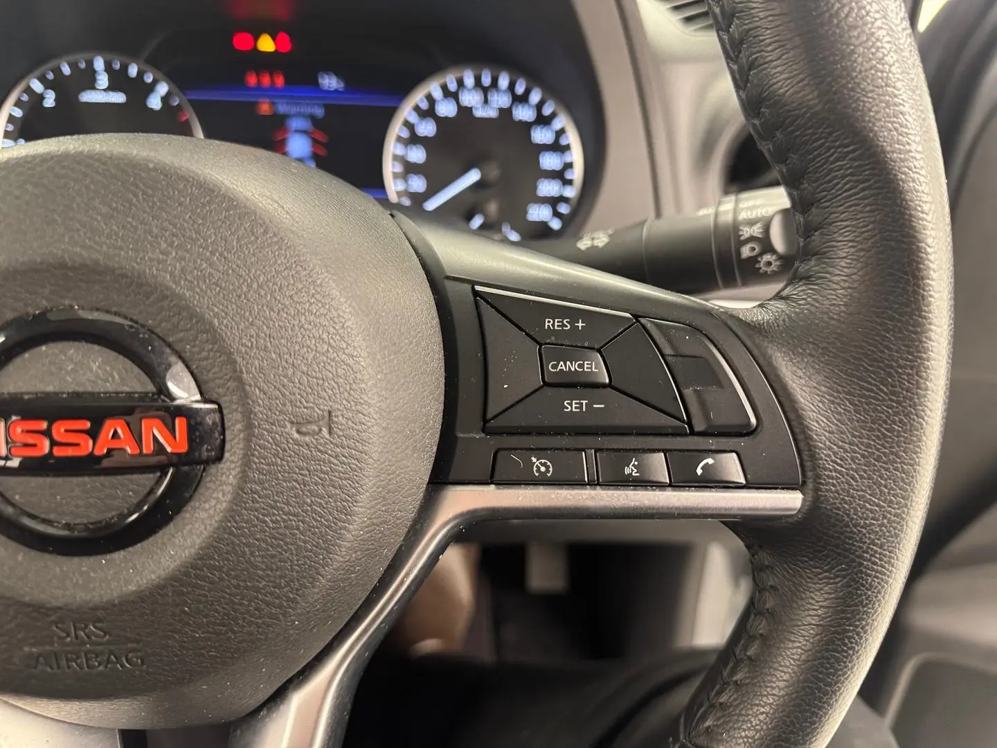 2021 Nissan Navara Gallery Image 19