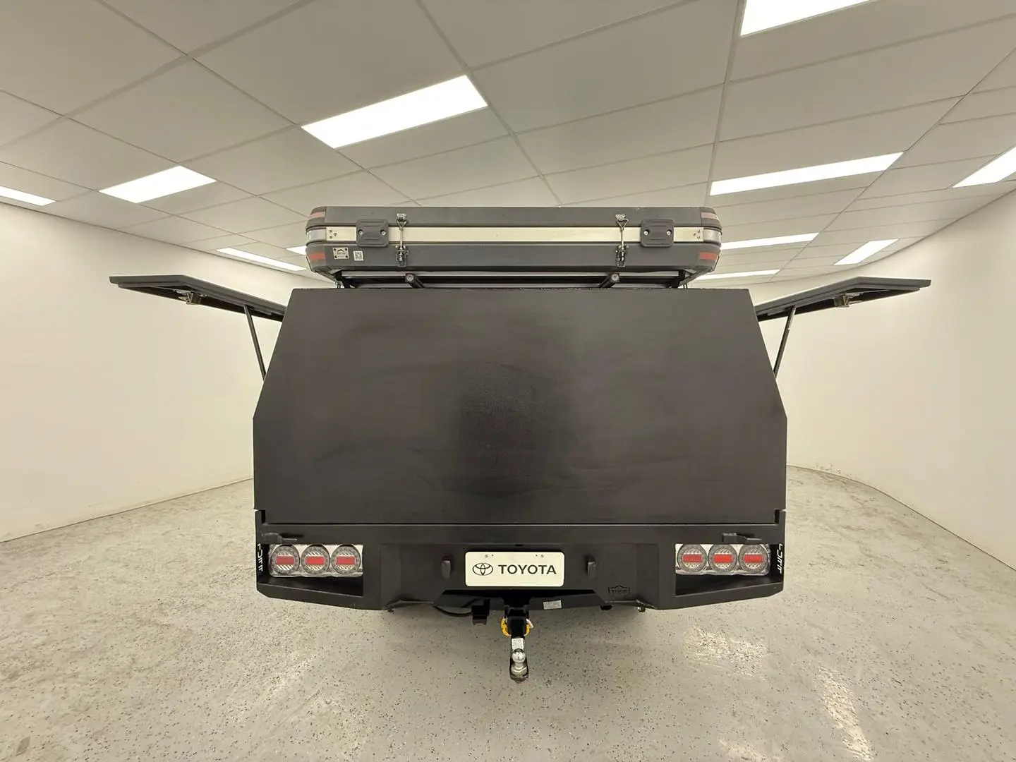 2022 Toyota Hilux Gallery Image 18