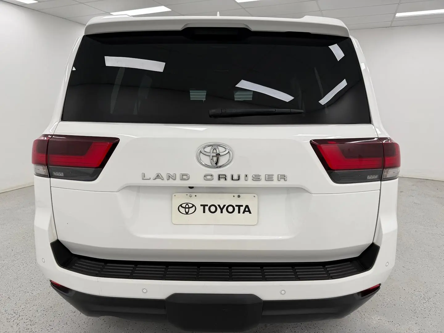 2024 Toyota Landcruiser Gallery Image 4