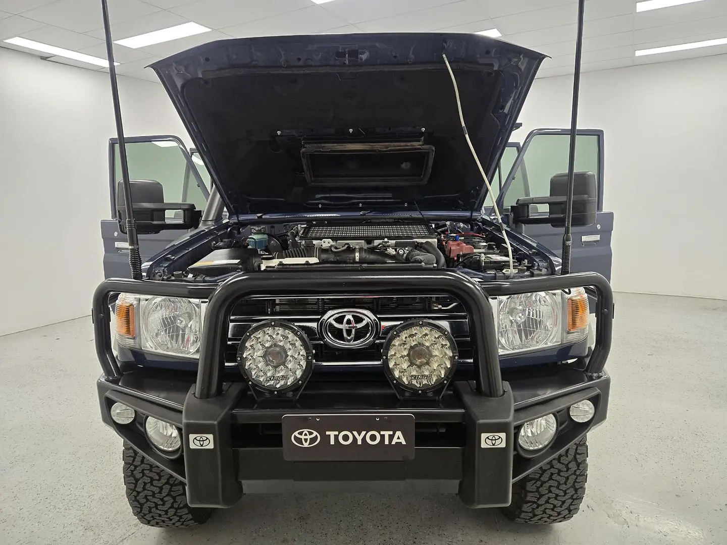 2020 Toyota Landcruiser Gallery Image 14