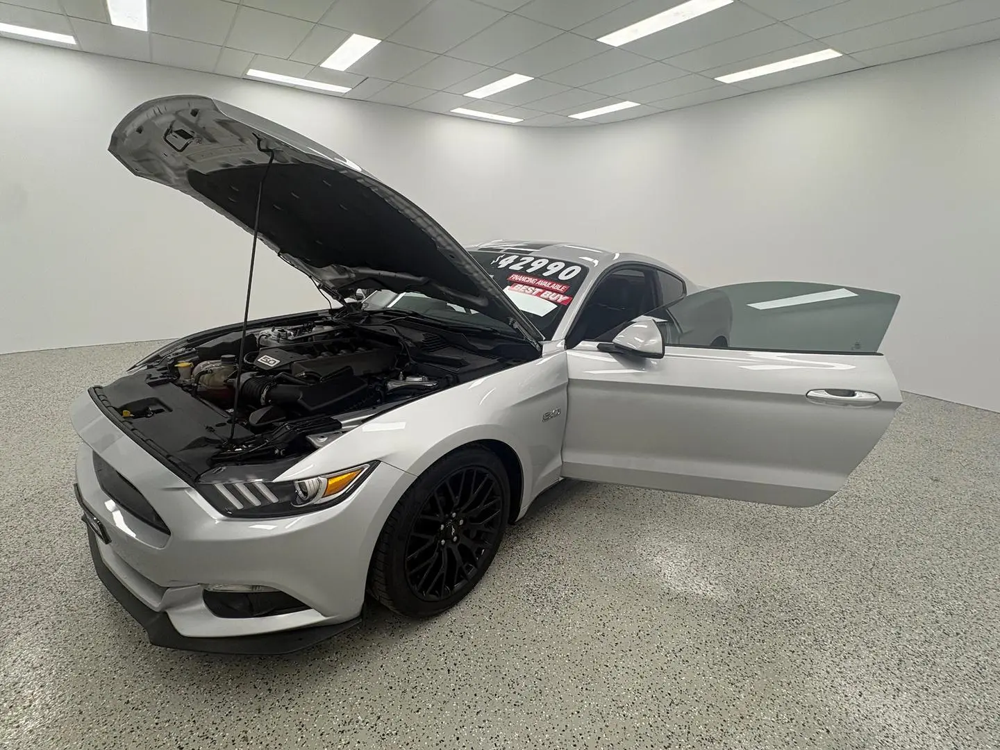 2017 Ford Mustang Gallery Image 16