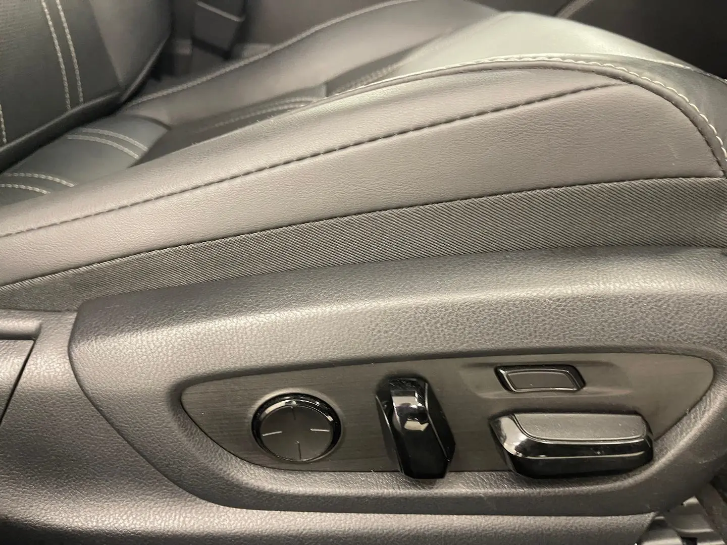 2021 Lexus ES Gallery Image 22