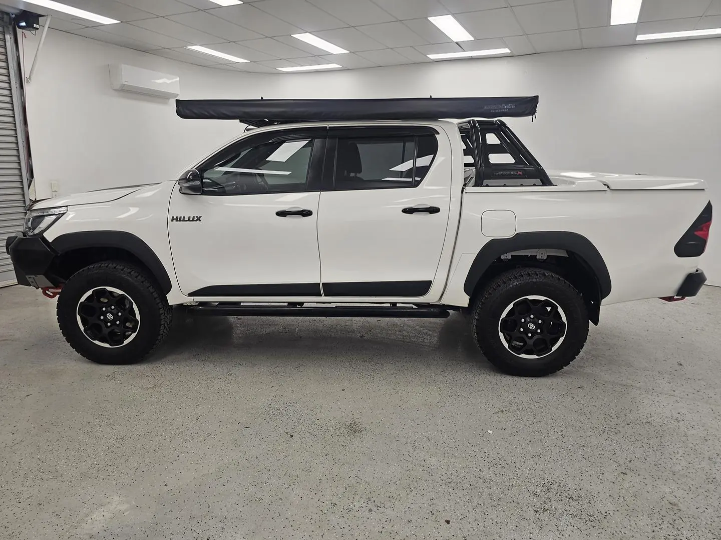 2019 Toyota Hilux Gallery Image 6