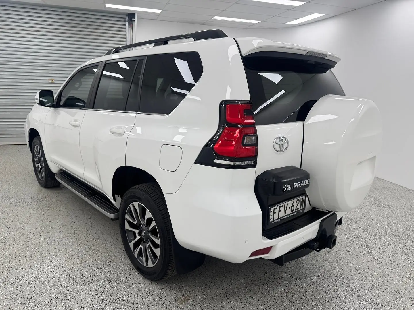 2024 Toyota Landcruiser Prado Gallery Image 4