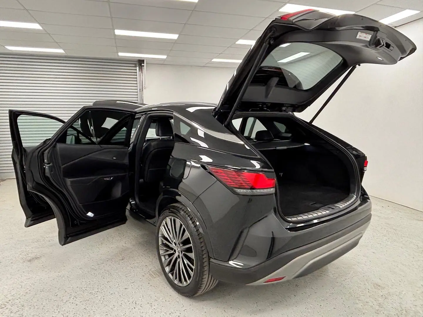 2024 Lexus RX Gallery Image 12