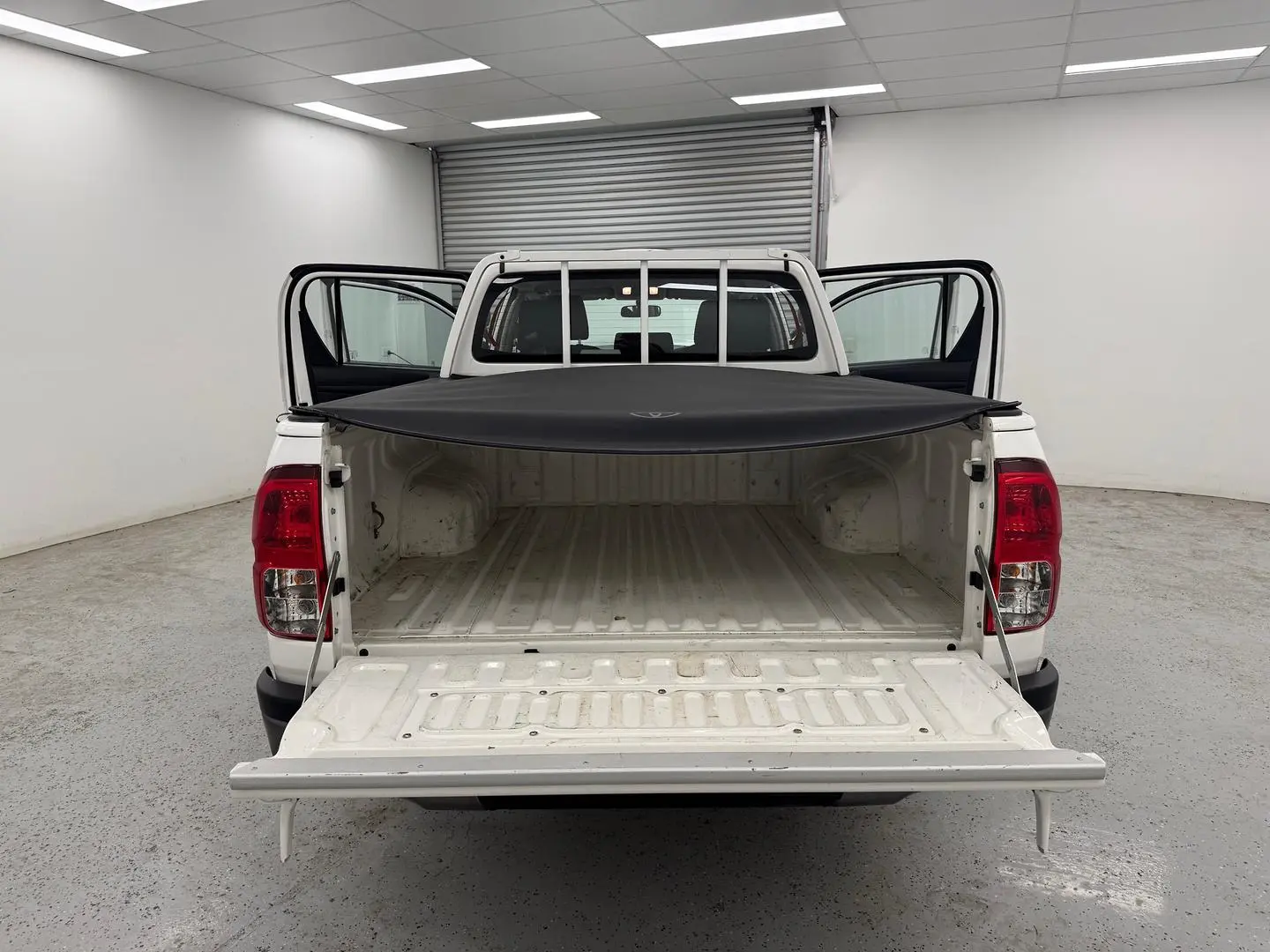 2017 Toyota Hilux Gallery Image 14