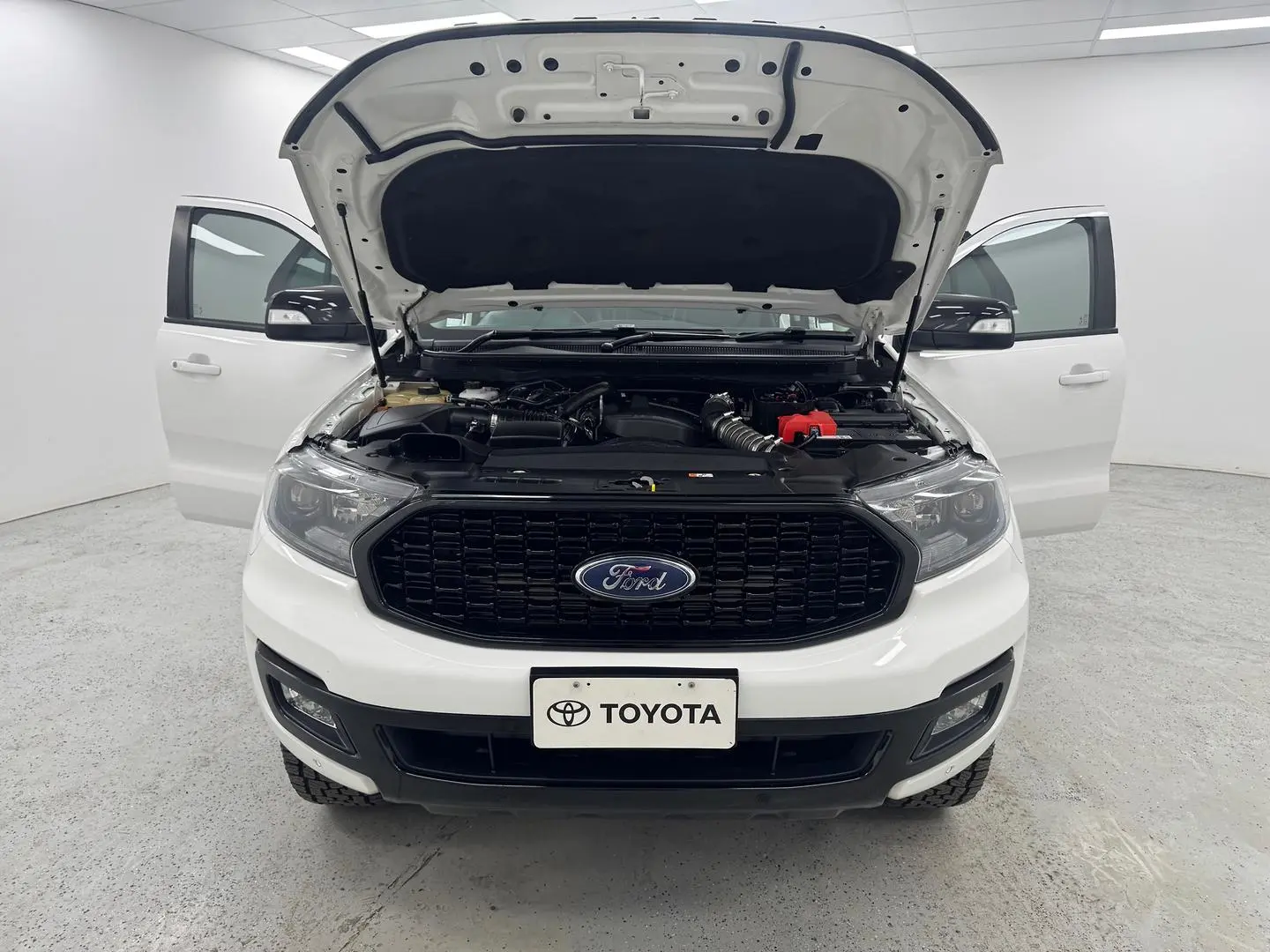 2020 Ford Everest Gallery Image 13