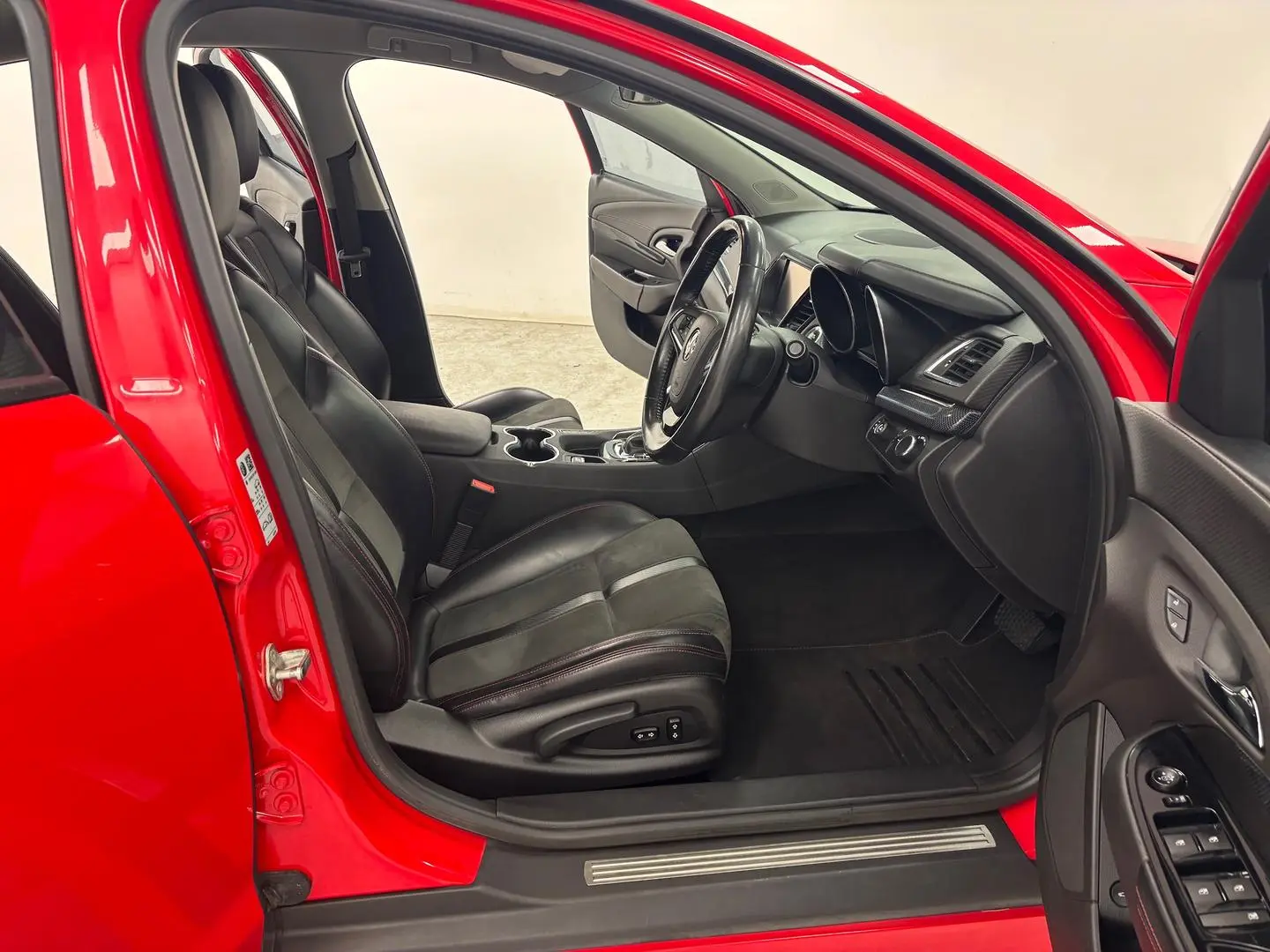 2016 Holden Commodore Gallery Image 21