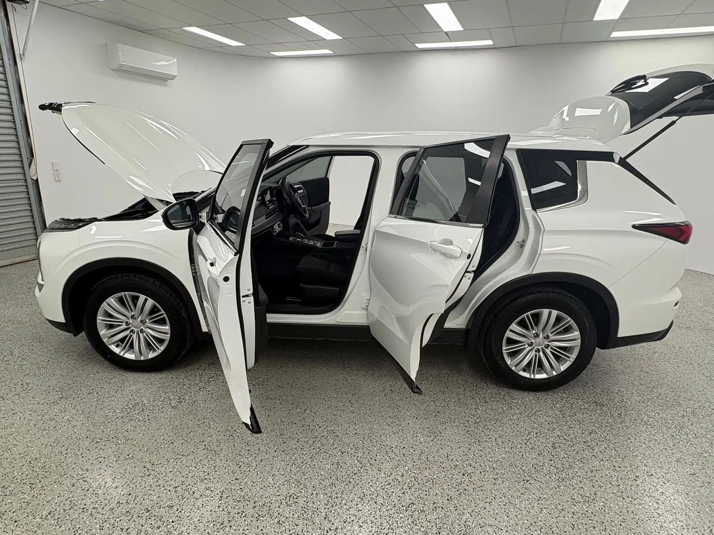 2022 Mitsubishi Outlander Gallery Image 14