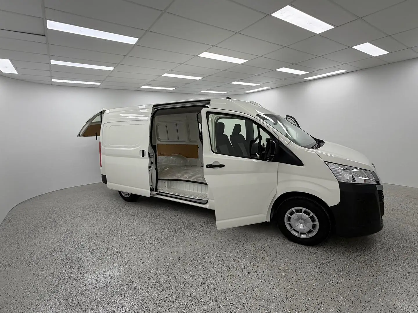 2025 Toyota Hiace Gallery Image 8