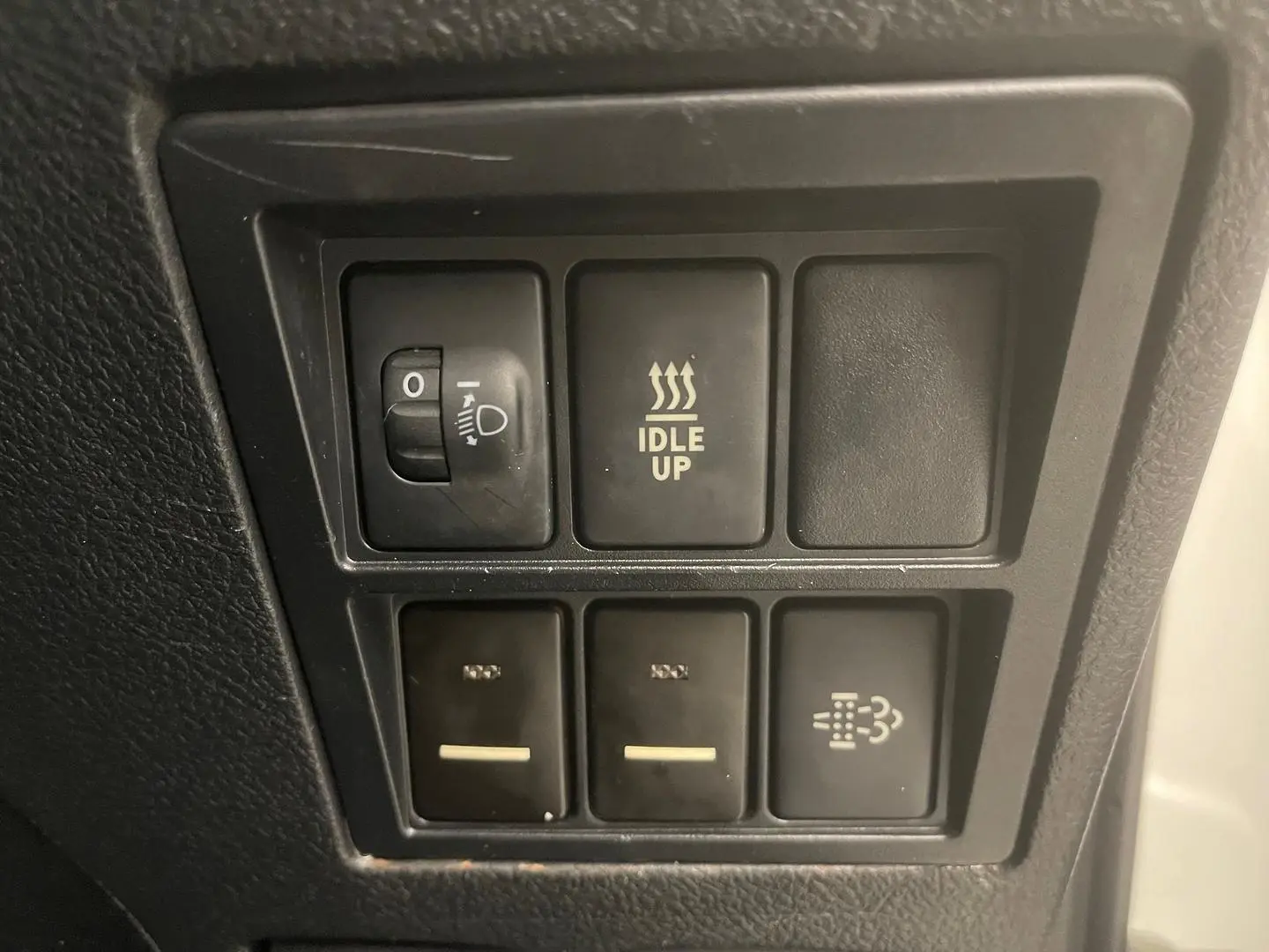 2021 Toyota Hilux Gallery Image 20