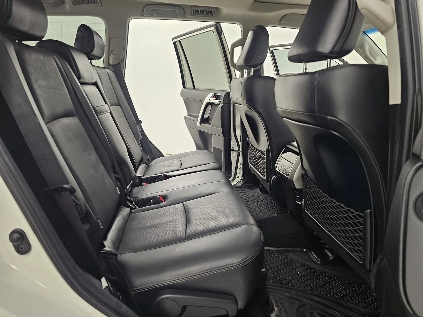 2023 Toyota Landcruiser Prado Gallery Image 23