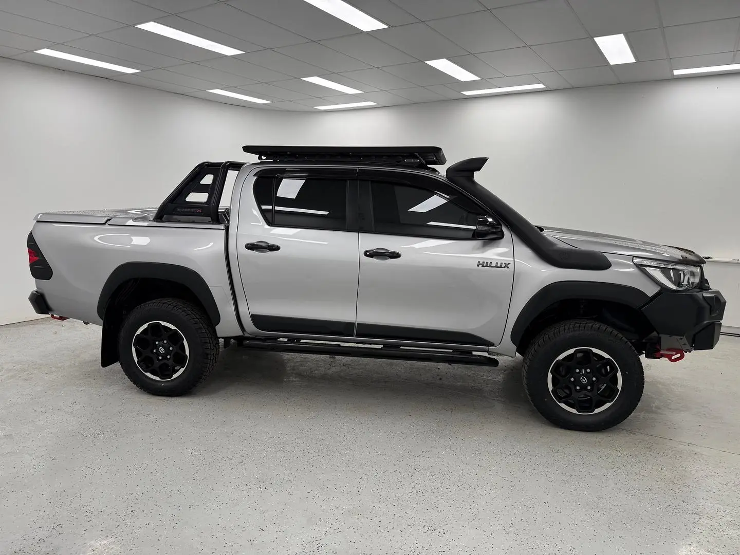 2018 Toyota Hilux Gallery Image 2