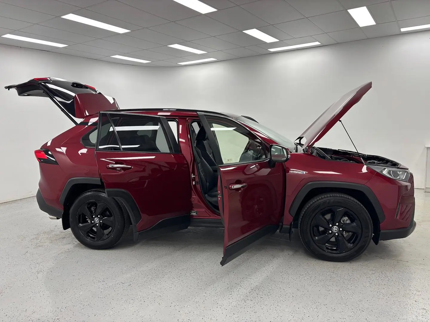 2020 Toyota RAV4 Gallery Image 9