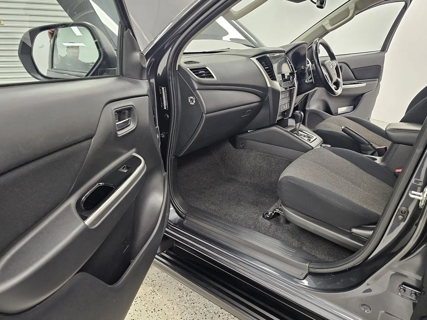 2023 Mitsubishi Triton Gallery Image 11