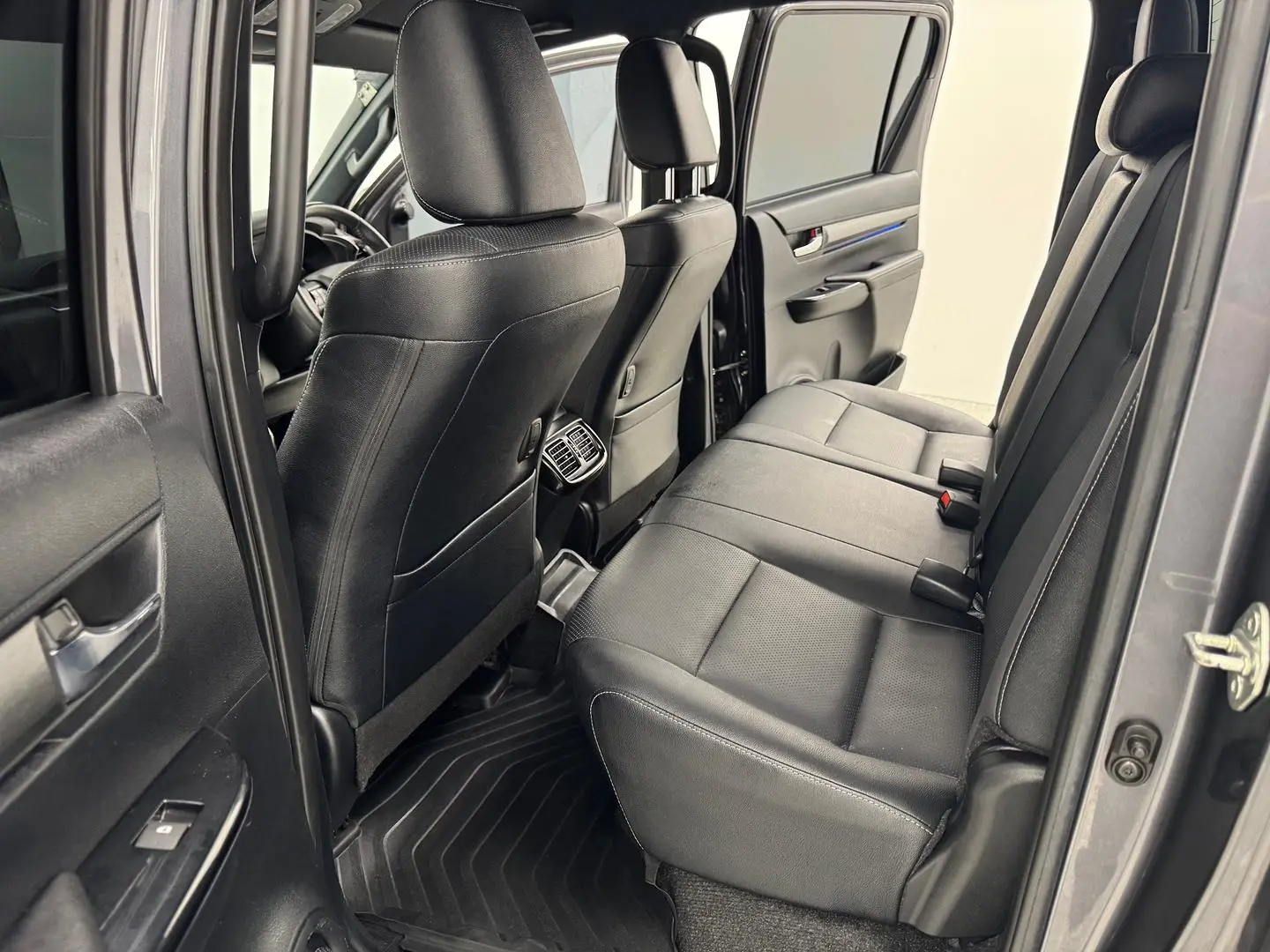 2022 Toyota Hilux Gallery Image 15