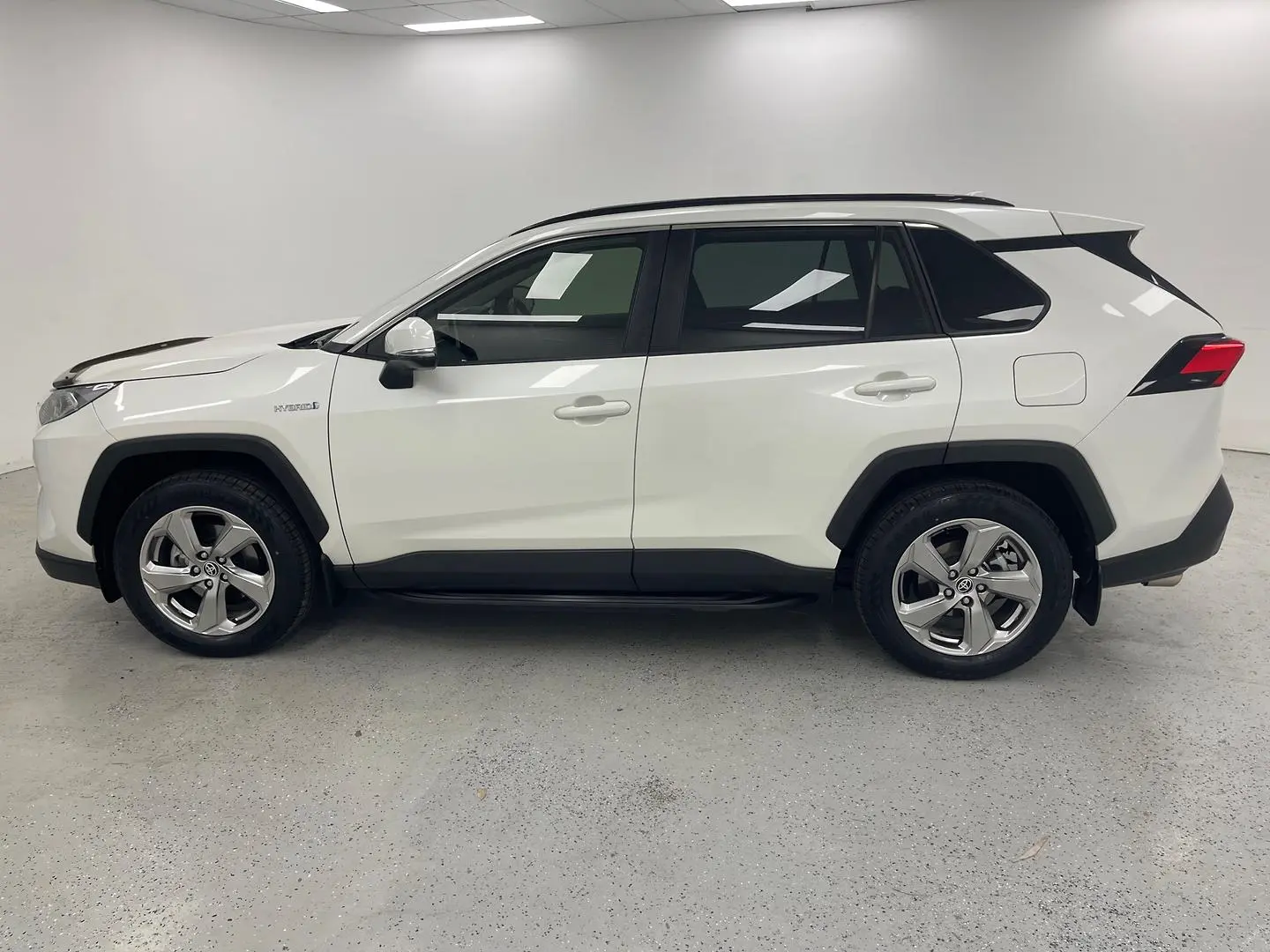 2021 Toyota RAV4 Gallery Image 6