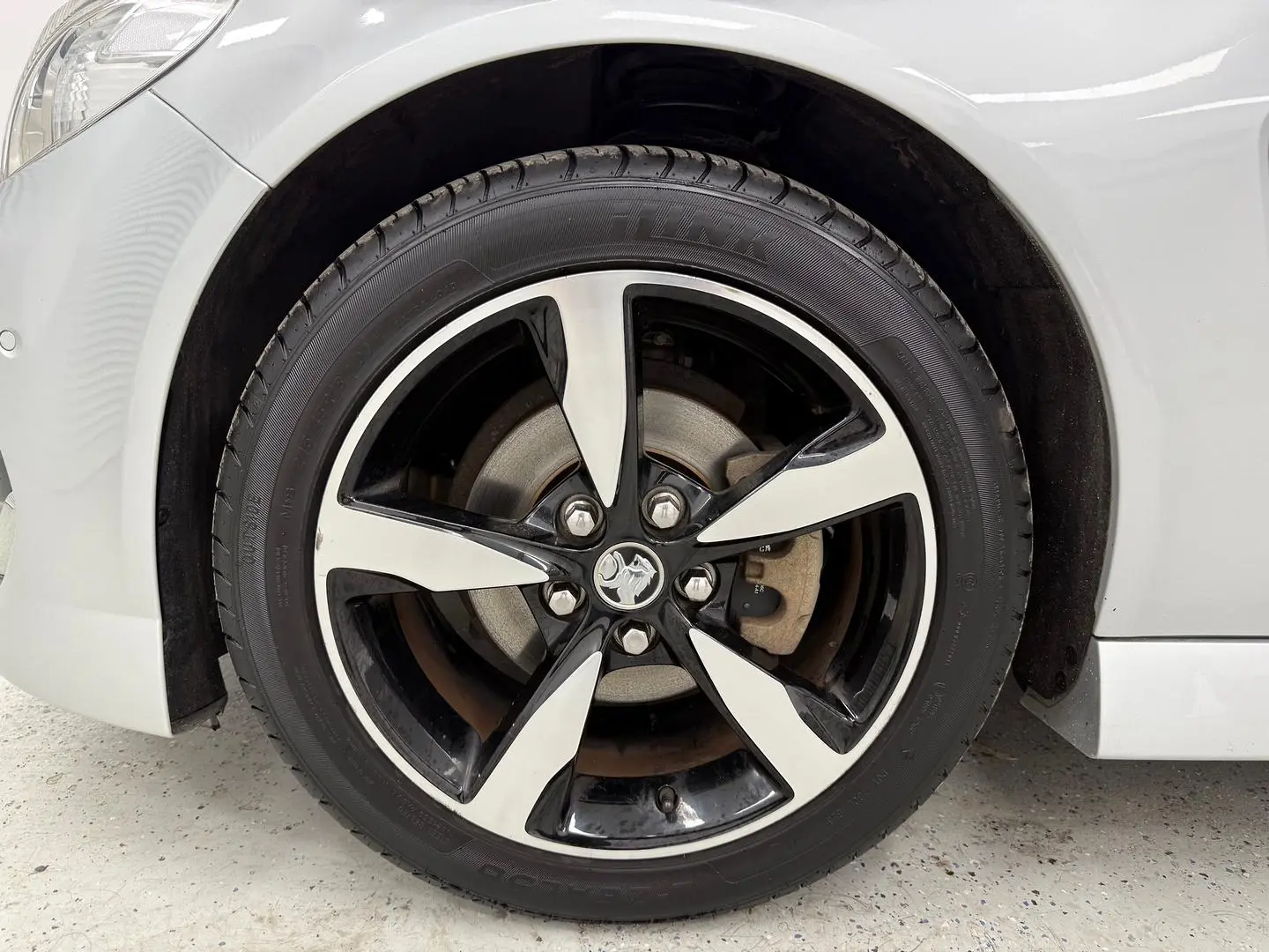 2017 Holden Commodore Gallery Image 9