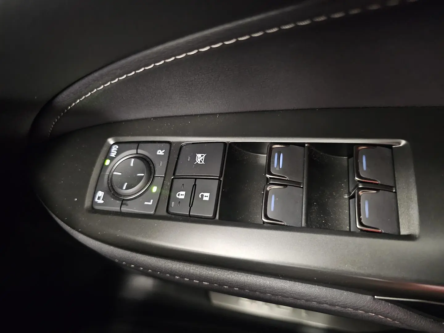 2025 Lexus NX Gallery Image 37